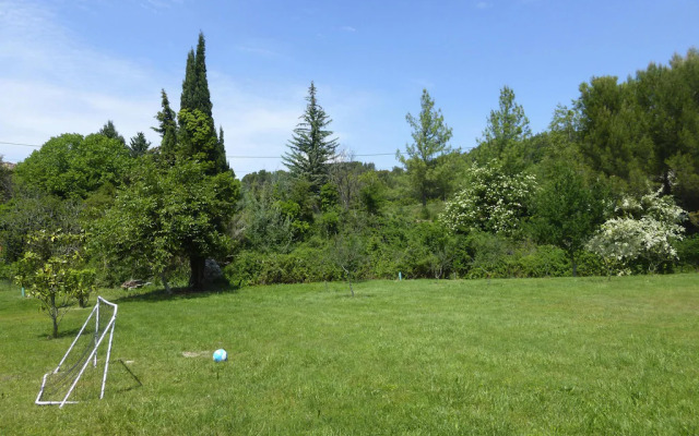 Cosy Holiday Flat With Communal Pool, Malaucène