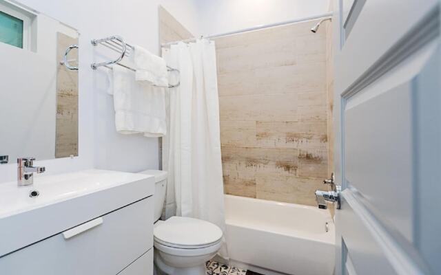 Htown Suites by Dunyha