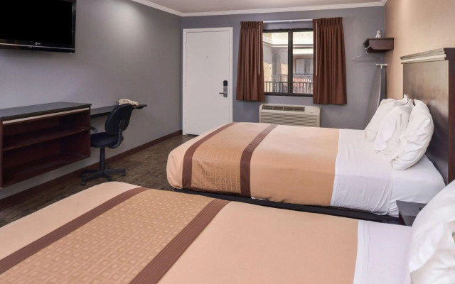 Laguna Inn & Suites