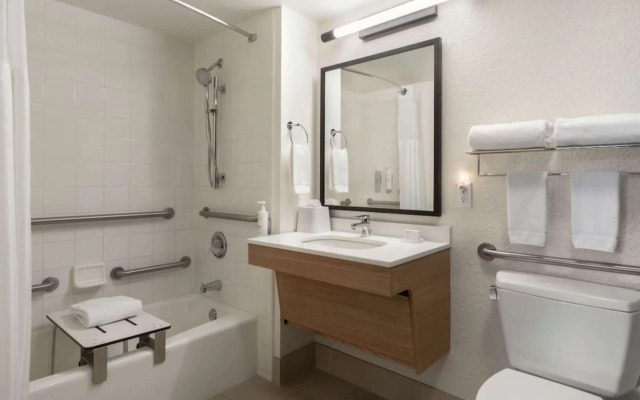 Spark by Hilton Sarasota Siesta Key Gateway