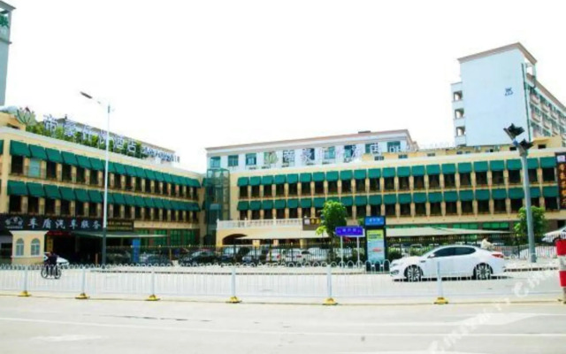 Royal Hotel