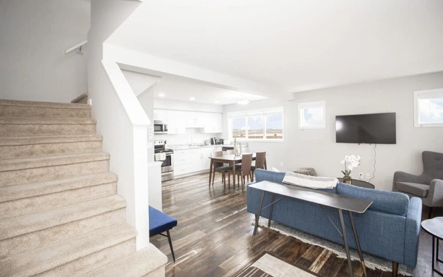 4bed 2bath Townhouse With Laundry Parking Wi-fi