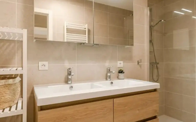 Bright Apartment in Sky Garden With Terrace