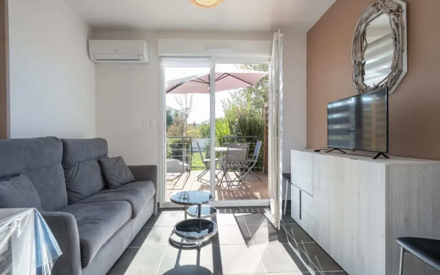 Bright Villa Stay in Serignan