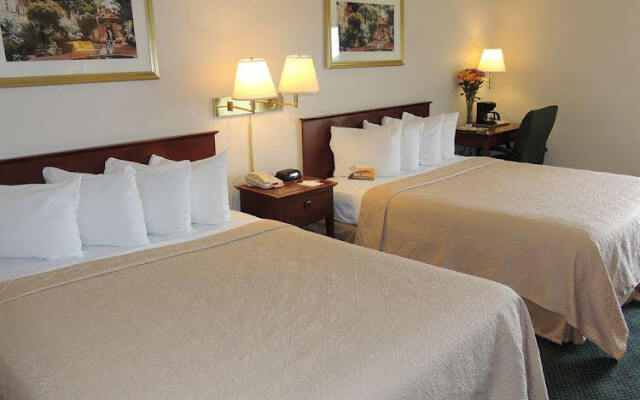 Quality Inn & Suites Biltmore South