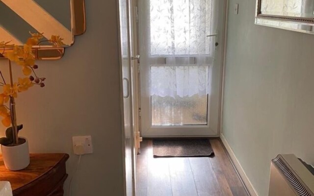 Captivating 2-bed House in Amesbury, Salisbury