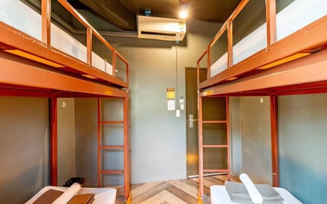 Loftel 22 Hostel by Zuzu