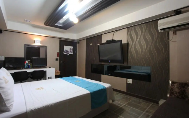 Regency Motel