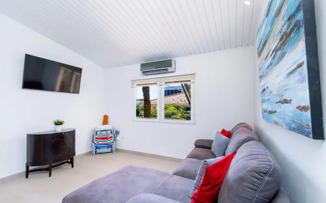 1 MIN Walk 2 Arashi Beach Suite w Roofdeck Pool