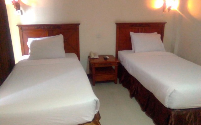 Yusro Hotel Restaurant & Convention