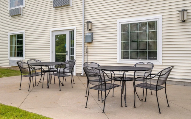 Red Roof Inn Charlestown