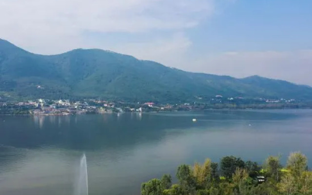 Xichang Hanjin Hotel ( qionghai 17 Degree Wanda Plaza Hotel)