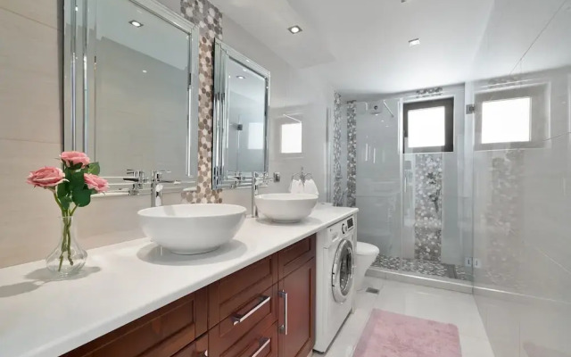 Chania Boutique Villa - Steps From the Beach