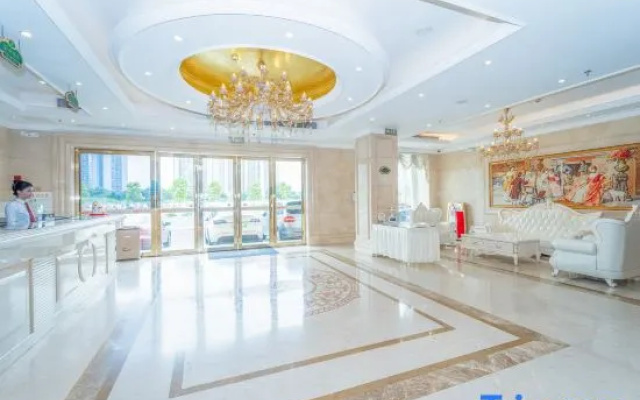 Vienna Hotel (Guangzhou Huadu Sunac Resort Snow Miracle) — фото 3