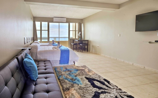 Oceanfront Resort Studio - 2 Mi to Rincon Plaza! — фото 2