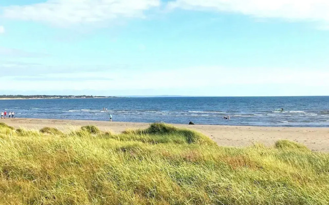 Summer Cottage Near the Beach