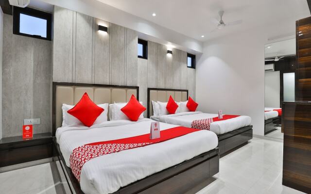 OYO 15635 Elite Rooms & Banquet