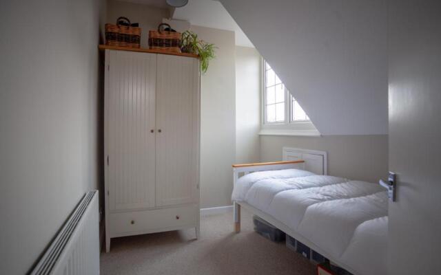 St Owen's Terrace by RentMyHouse