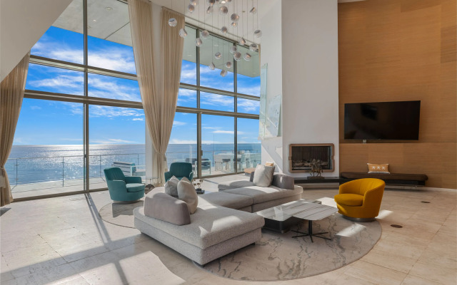 Malibu Glass Estate in Malibu, Malibu