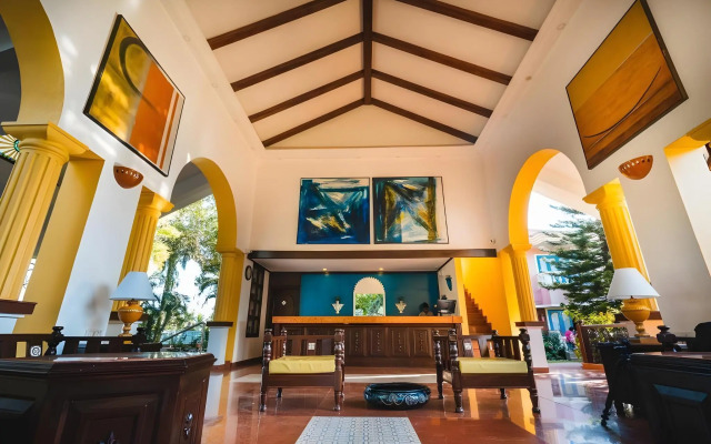 Coconut Grove Beach Resort