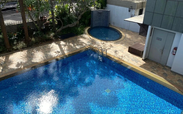 Elegant And Spacious 2Br At Apartment Simprug Park Residences