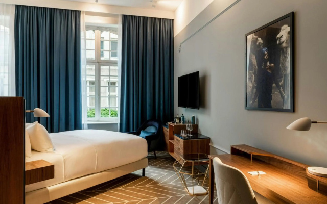 Sapphire House Antwerp, Autograph Collection
