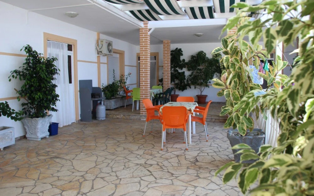 Qeparo Napolon Complex