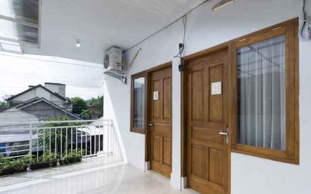 Oyo 2444 Sera House