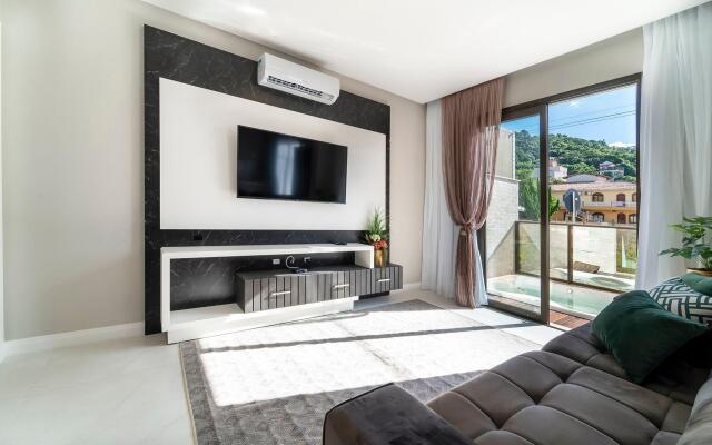 Apartamento 3 suítes c jacuzzi centro de Bombinhas