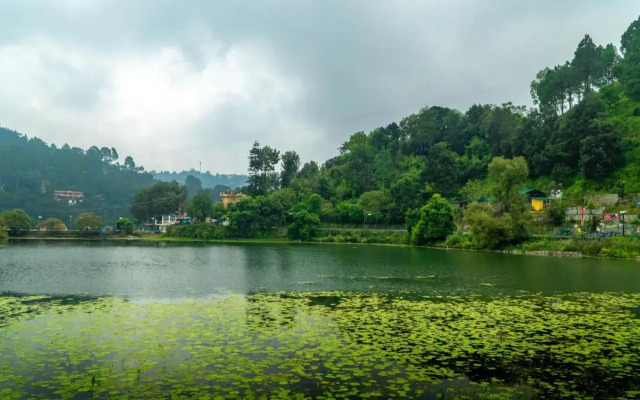 The Hosteller Naukuchiatal