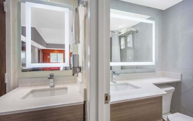 Howard Johnson by Wyndham Harrisburg