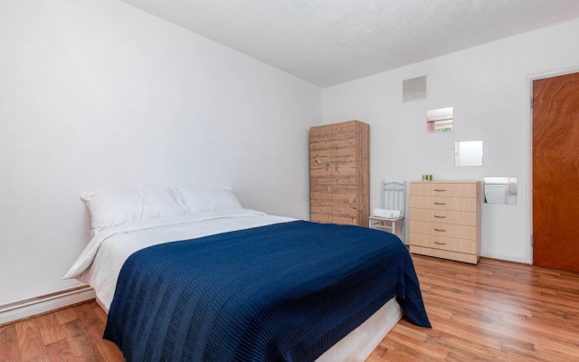 Whitman House - Deluxe Guest Room 2