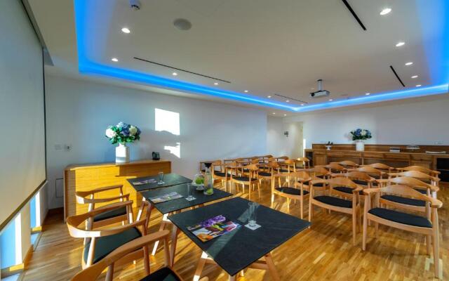 Anemi Hotel & Suites