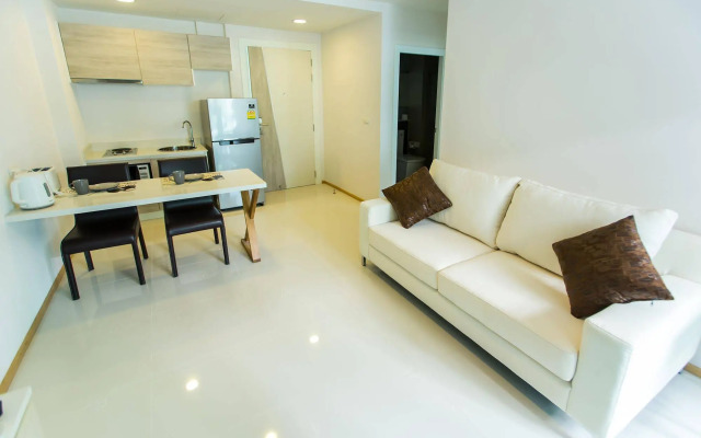 Acqua Condominium