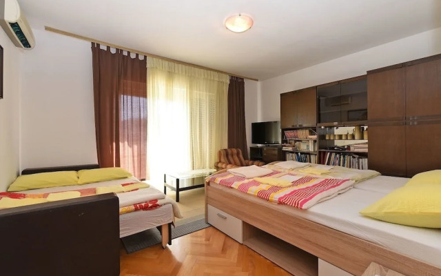 Apartment 74