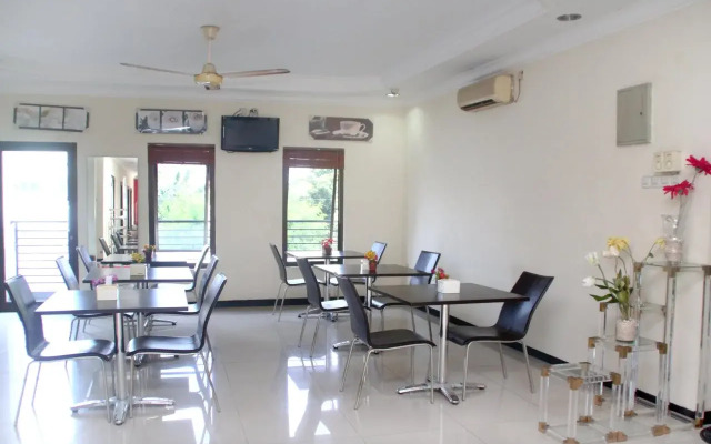 Family Guest House Surabaya by Zen Rooms