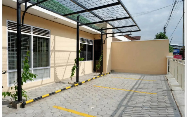 RedDoorz near Gejayan 3