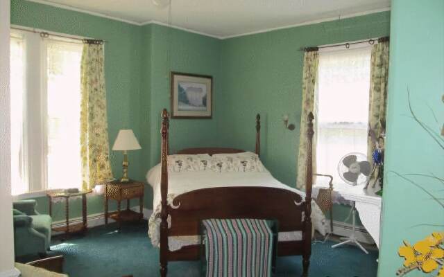 Eden Manor