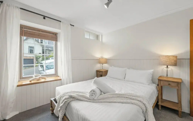 Stylish 3 Bedroom Townhouse - Hobart CBD