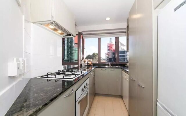 Auckland CBD Quality Apartment B & B