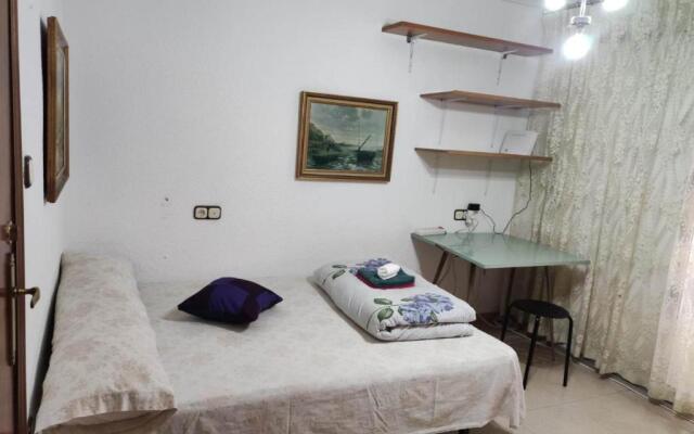 30-1- Комната в квартире для 1 до 2 человек, Alicante