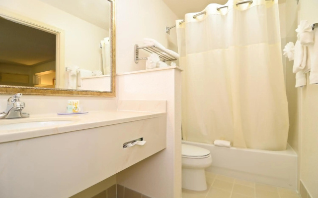 Quality Inn & Suites Biltmore East