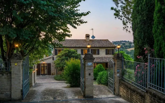 La Girolima 6 2 by Marche Holiday Villas