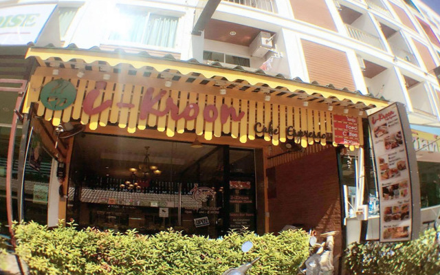 I-kroon Café & Hotel