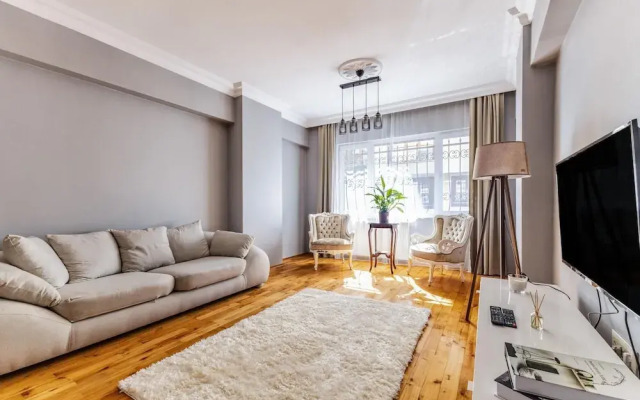 Fully Furnished Magnificent Flat in Uskudar