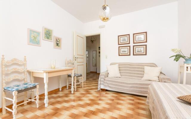 Effie Apartment in