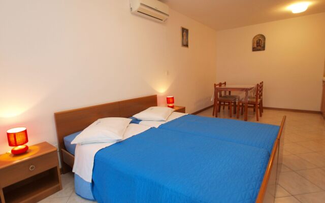 Apartments romano 1099