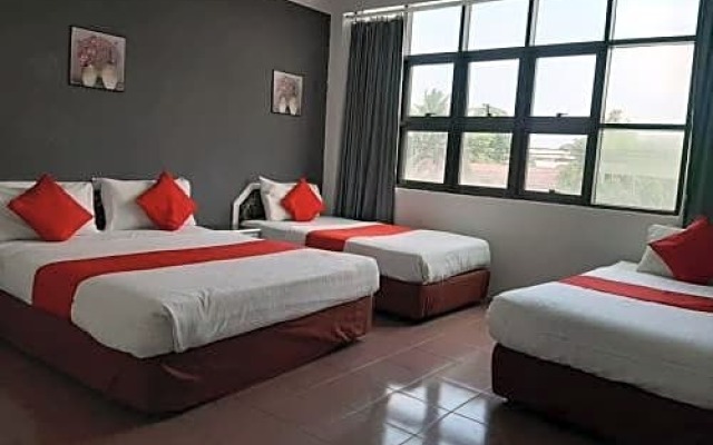 OYO 90306 G City Hotel