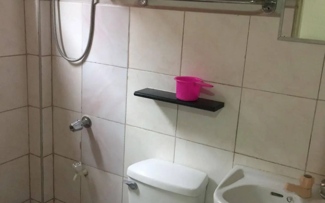 OYO 426 Coco Grove Tourist Inn