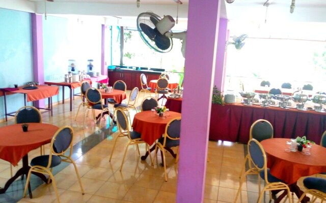 Hotel Elephant Lobby